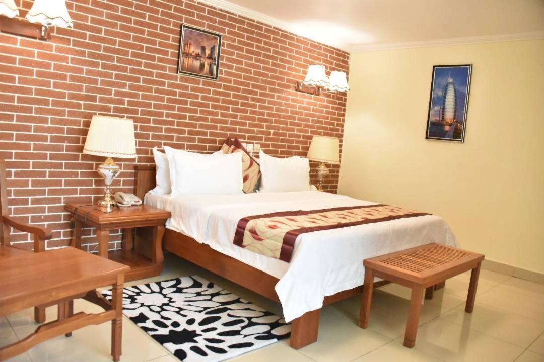Grand Hotel Aeroport, Douala Kültér fotó